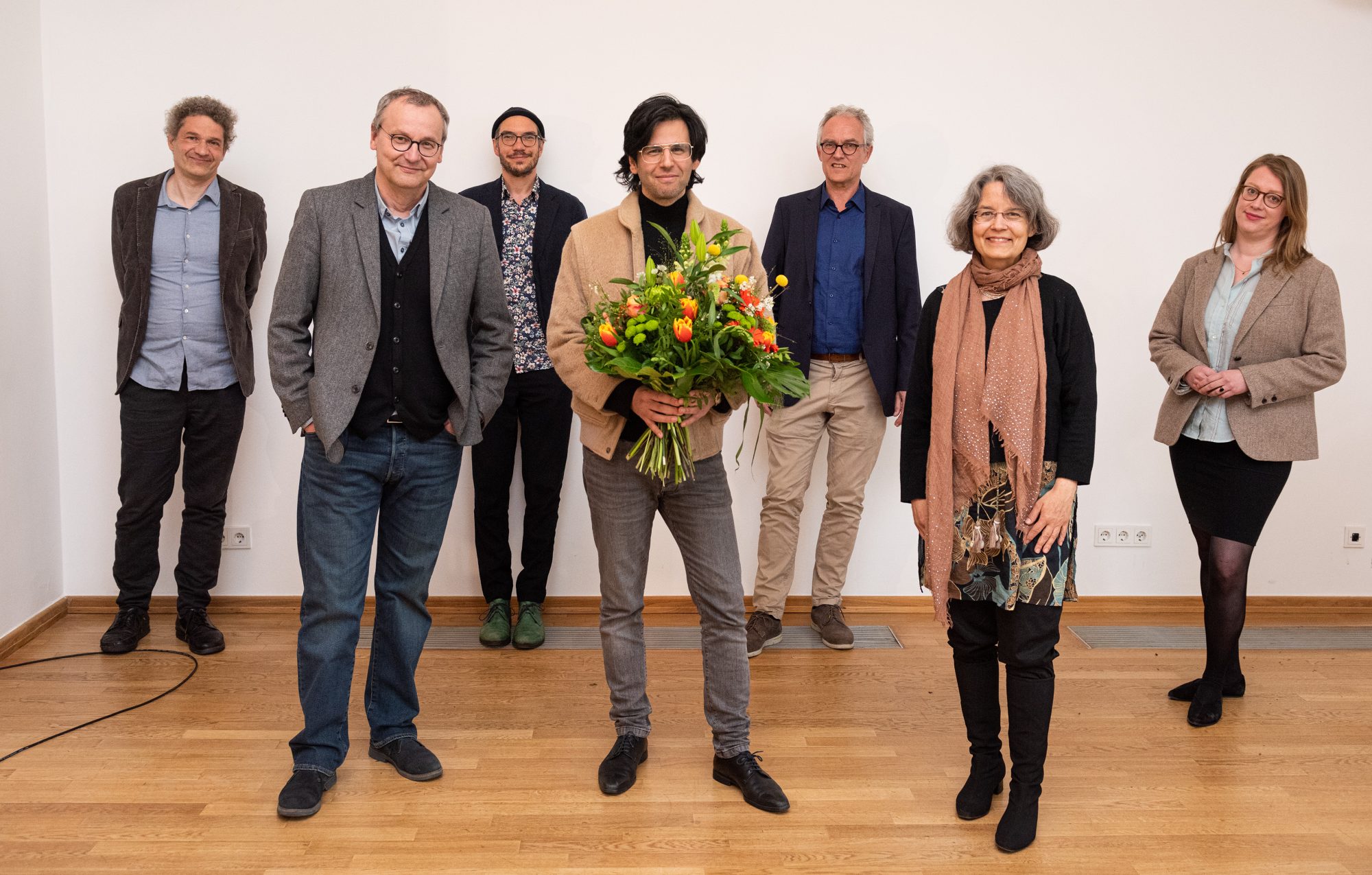 Preisträgerfoto Deniz Utlu mit Jury, LCB und ADK